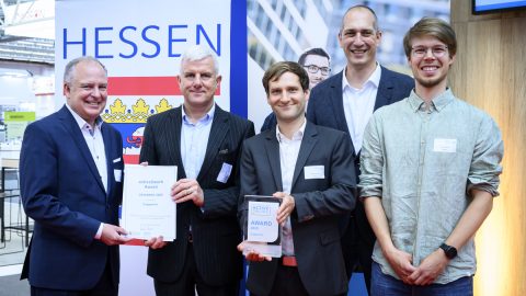 active2work Award 2025, Preisträger Capgemini mit Urkunde und Award